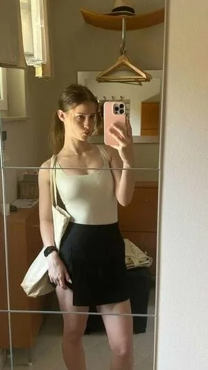 Nazlı - Büyükçekmece Escort