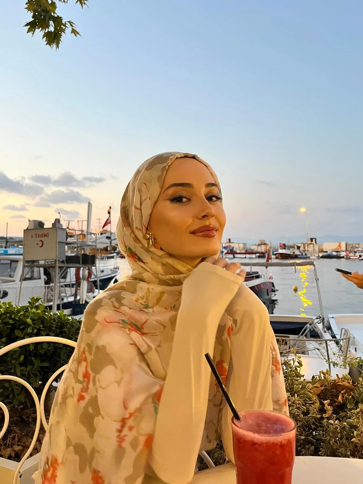 Esra - Büyükçekmece Escort