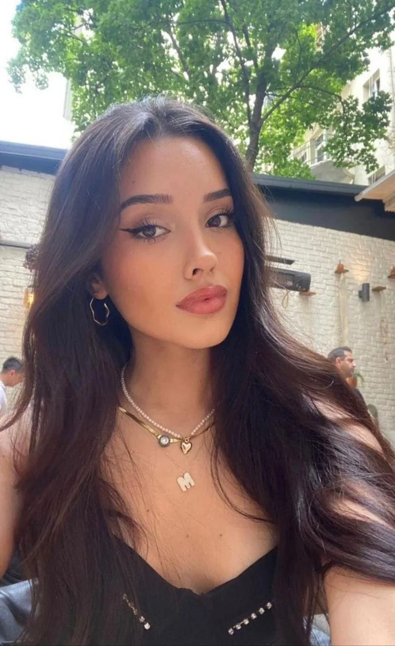 Gül - Büyükçekmece Escort
